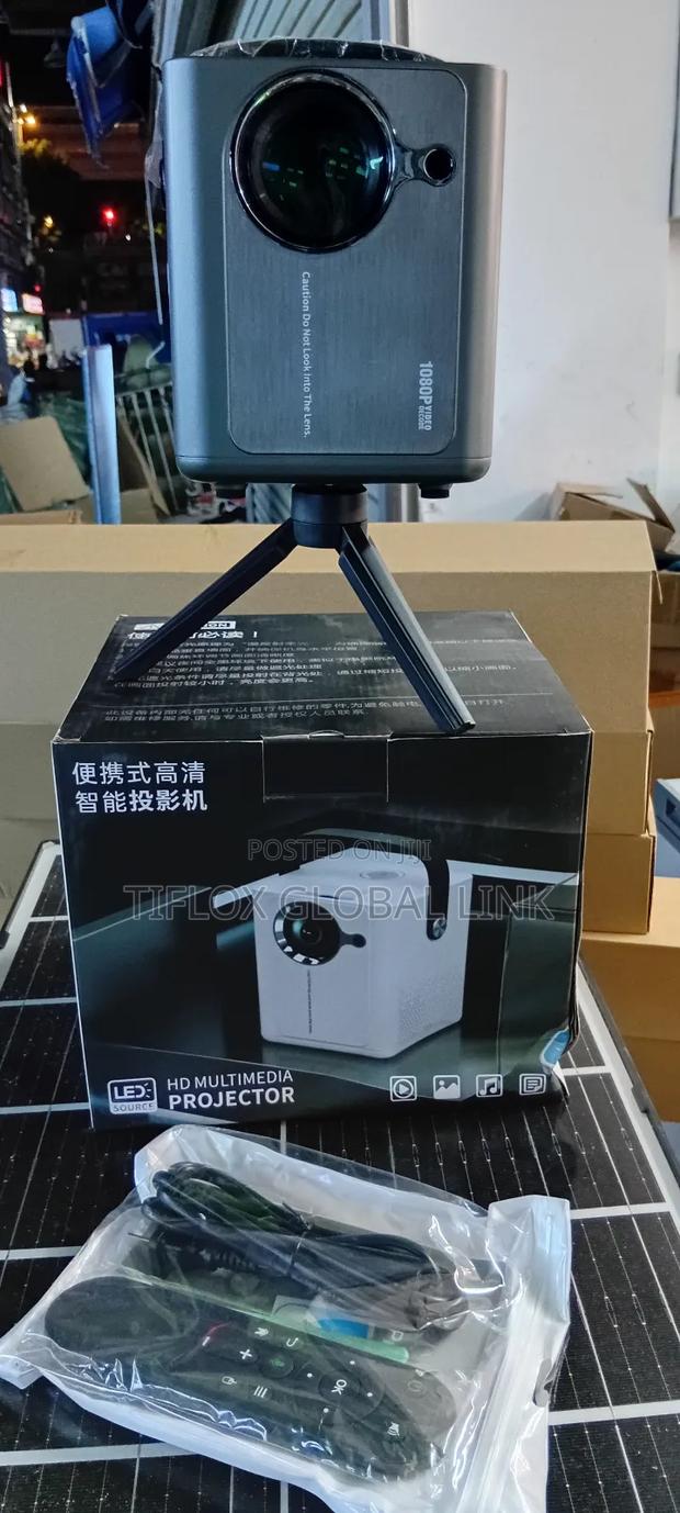 Hd Multimedia Led Projector (Uk) · Photo 2
