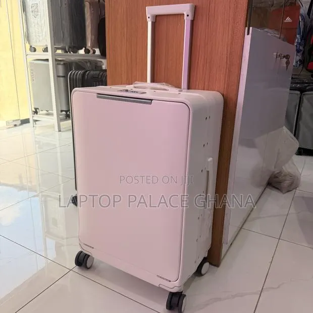 McMillan Meduim Size Suitcase White · Photo 1