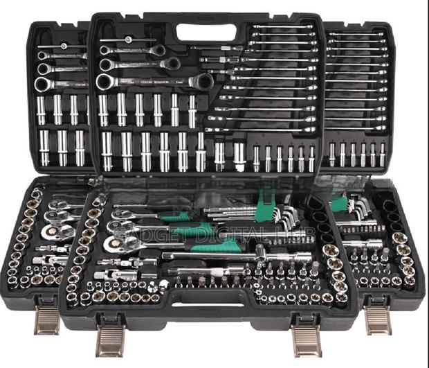 151pcs Combination Ratchet Tools Set (Black Box) · Photo 1
