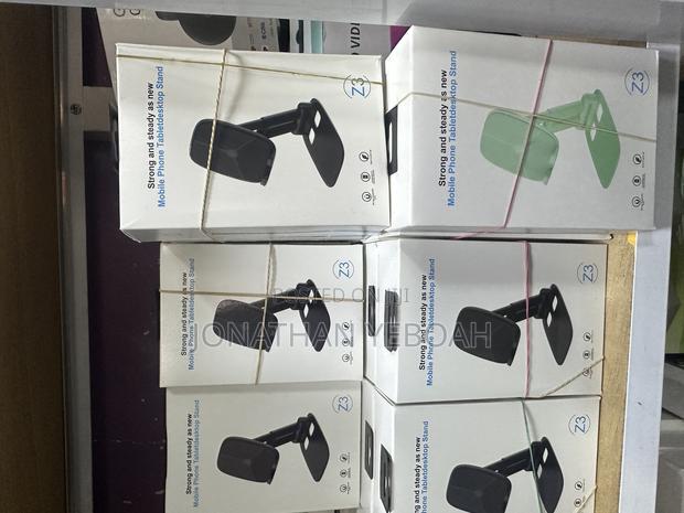 Strong Desktop Phone Stand · Photo 3