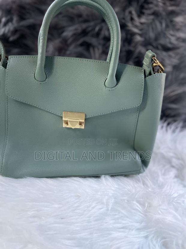 Ladies Satchel Handbag · Photo 1