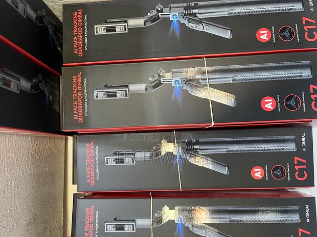 Selfie Face Tracking Tripod Stand · Photo 4