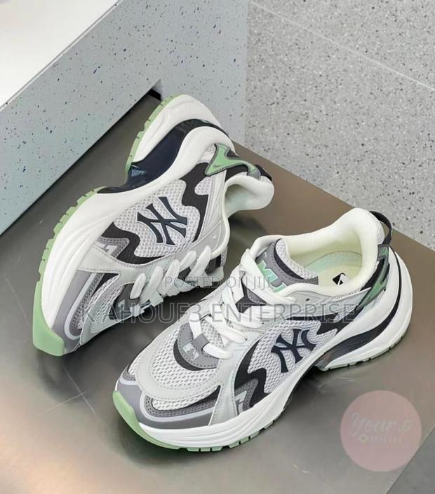 MLB New York Sneaker Available · Photo 1