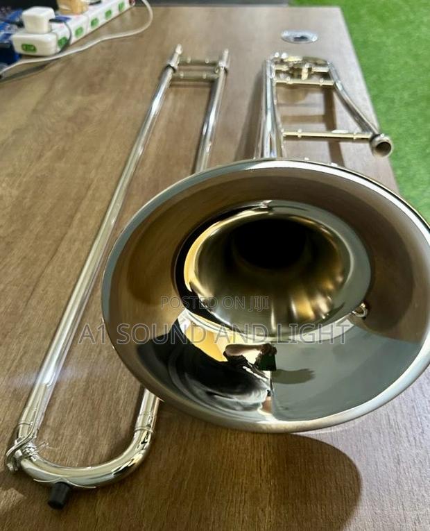 Yamaha Trombone- Gold / Silver · Photo 1