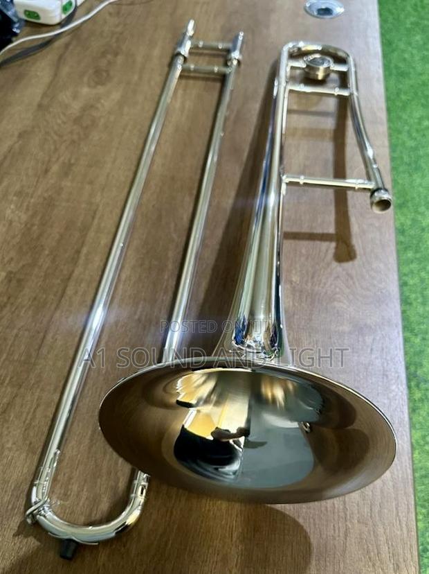 Yamaha Trombone- Gold / Silver · Photo 2