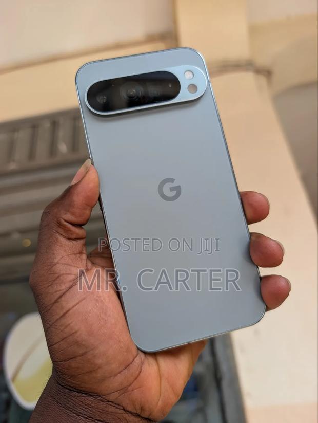 Google Pixel 9 Pro XL 128 GB Gray · Photo 3
