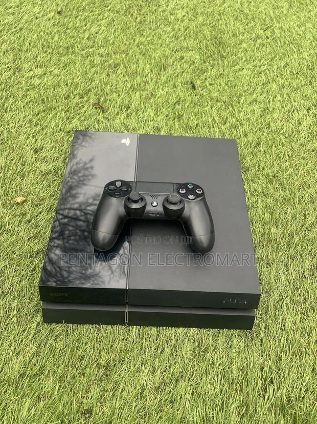 Ps4 Standard ( Read the Description) · Photo 1