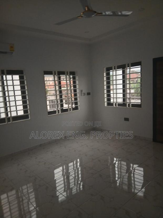 3bdrm Duplex in Near The Main Road, Oyarifa for sale · Photo 7