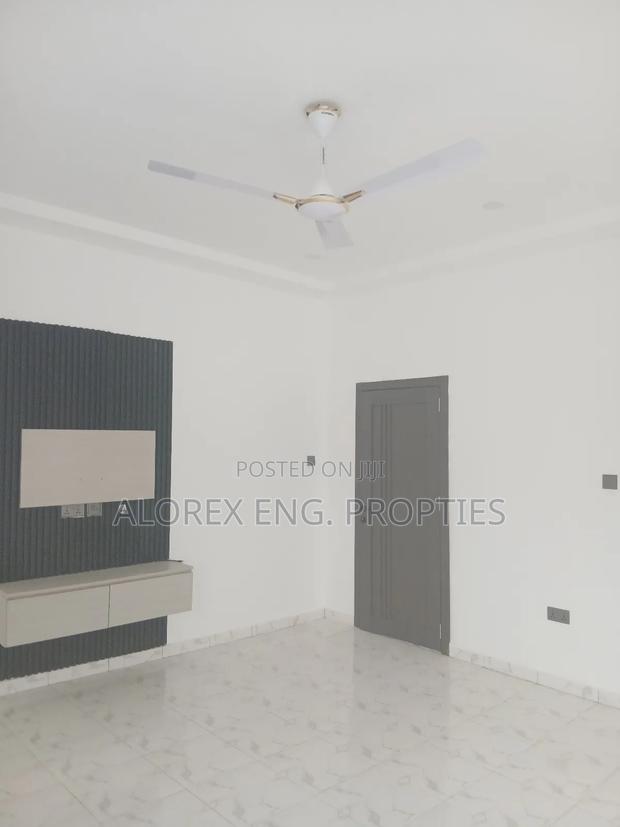 3bdrm Duplex in Near The Main Road, Oyarifa for sale · Photo 8