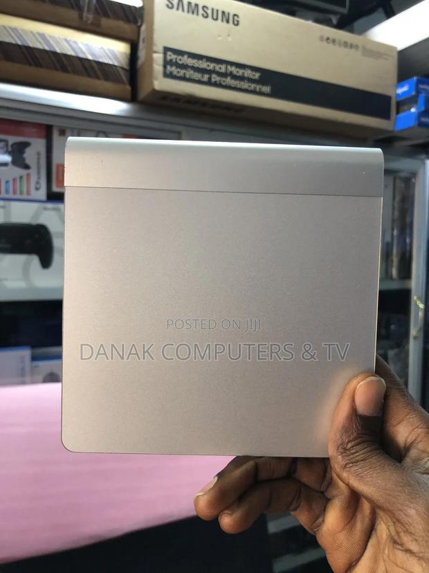 Apple Magic Trackpad · Photo 2