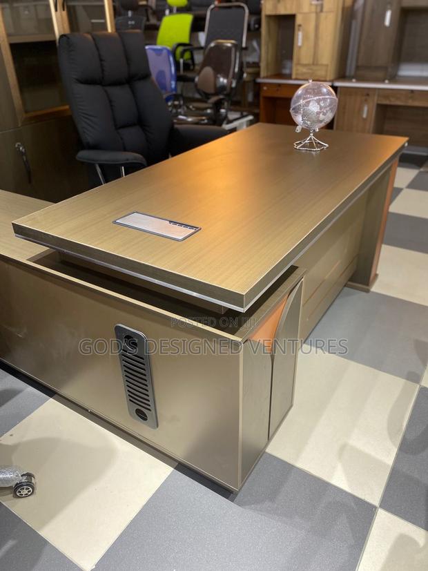 Well Grounded 1.6m Lshape Office Table · Photo 2