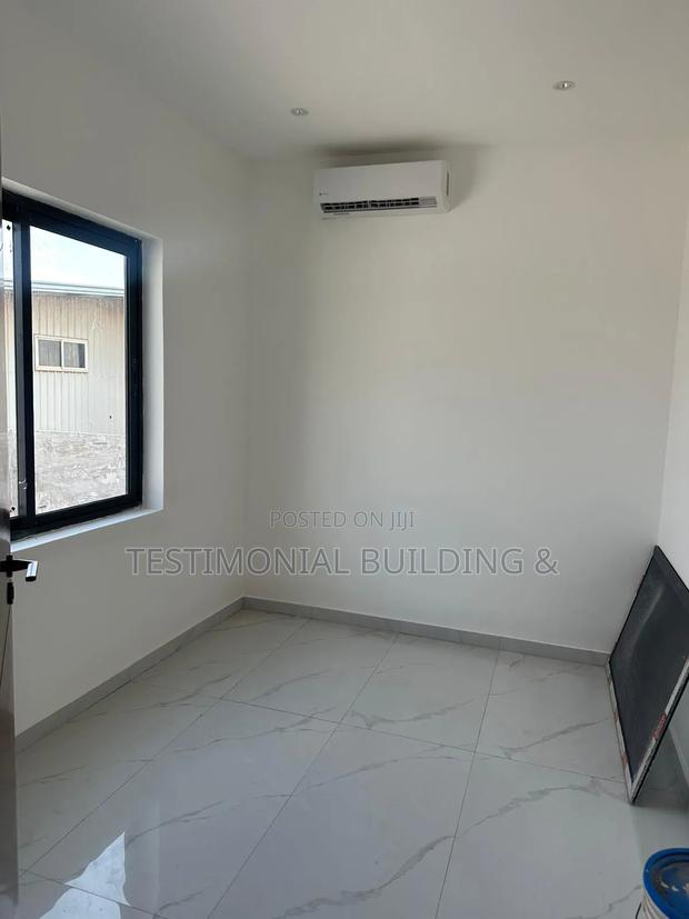 5bdrm House in East Legon for sale · Photo 3