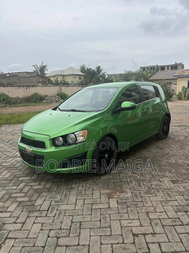 Chevrolet Sonic LT 2015 Green · Photo 4