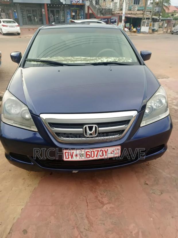Honda Odyssey Touring Auto 2024 Blue · Photo 3