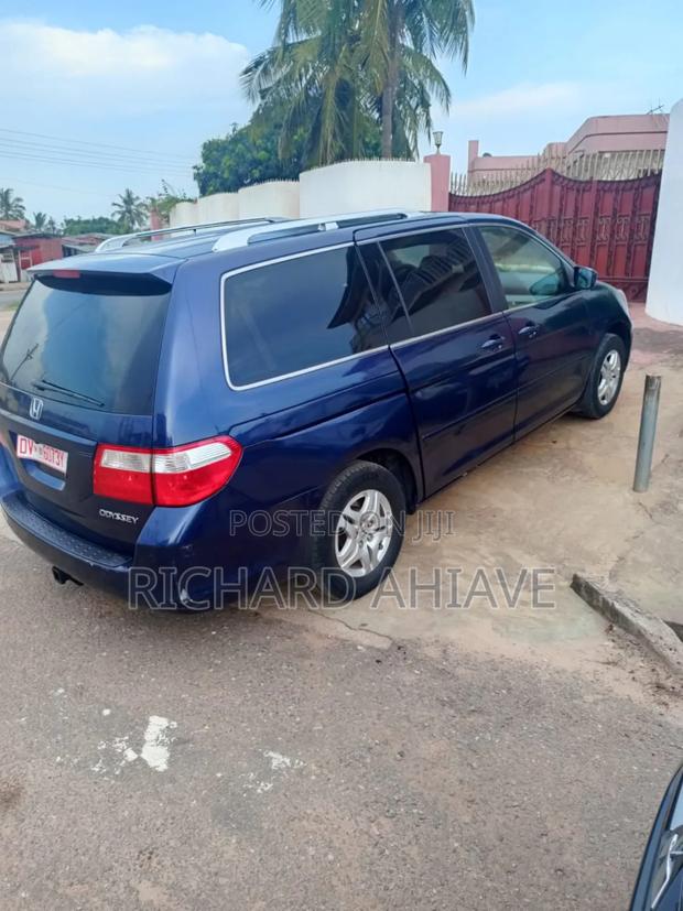 Honda Odyssey Touring Auto 2024 Blue · Photo 2