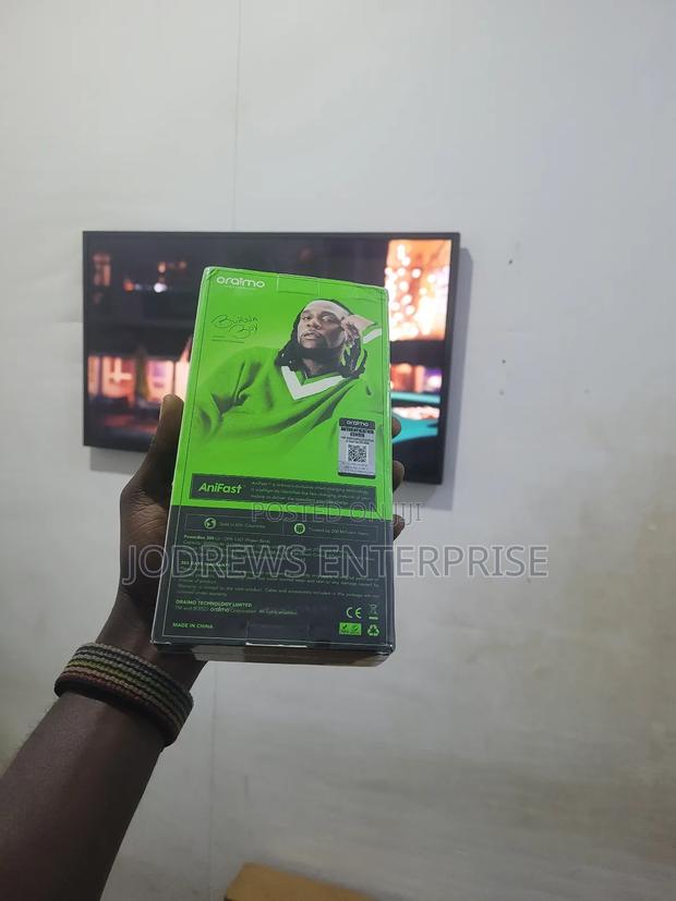 Oraimo Powerbox 300 Lite 30000mah 15w Power Bank · Photo 3