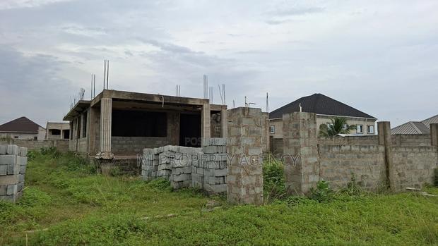 5bdrm House in Castle Gate Estate, Community 25 for sale · Photo 2