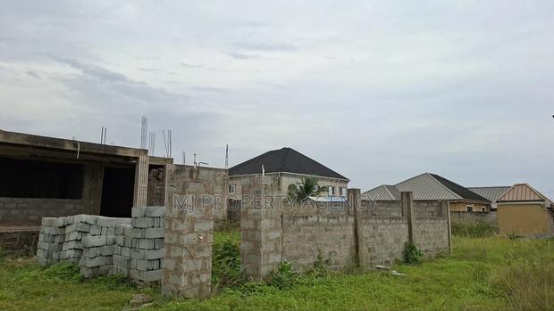 5bdrm House in Castle Gate Estate, Community 25 for sale · Photo 3