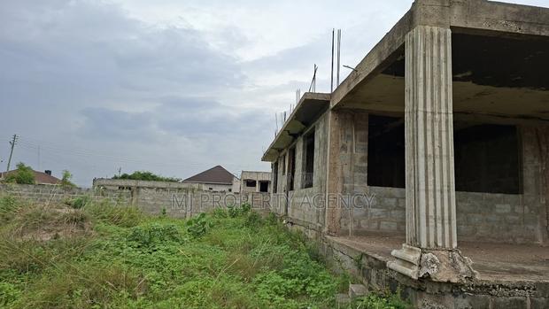 5bdrm House in Castle Gate Estate, Community 25 for sale · Photo 5