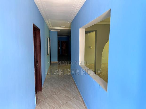5bdrm House in Franco, Kwabenya for rent · Photo 7