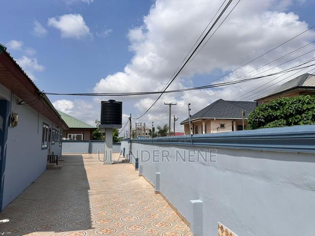 5bdrm House in Franco, Kwabenya for rent · Photo 3