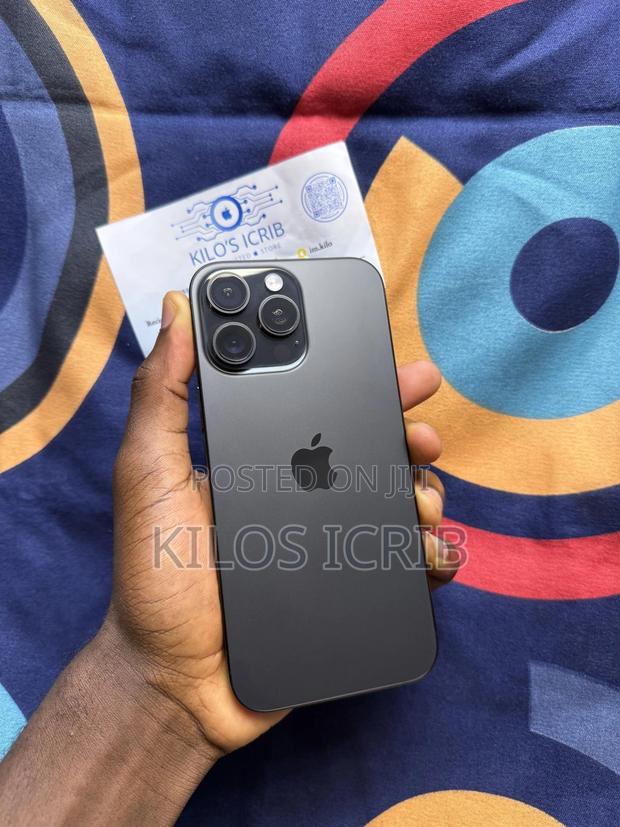 Apple iPhone 16 Pro Max 256 GB Black · Photo 3