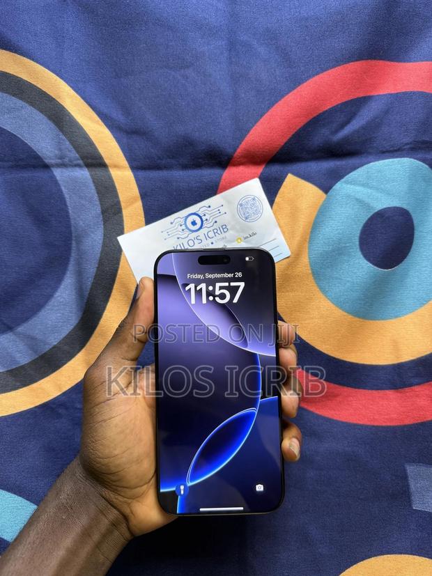 Apple iPhone 16 Pro Max 256 GB Black · Photo 2