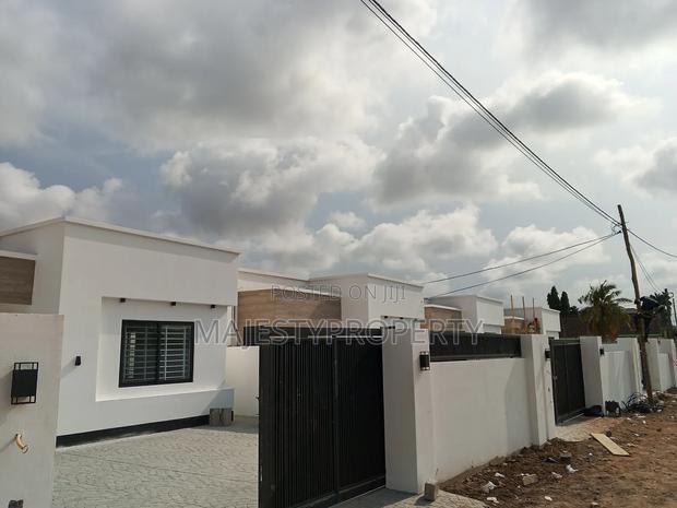 3bdrm House in Spintex for sale · Photo 3