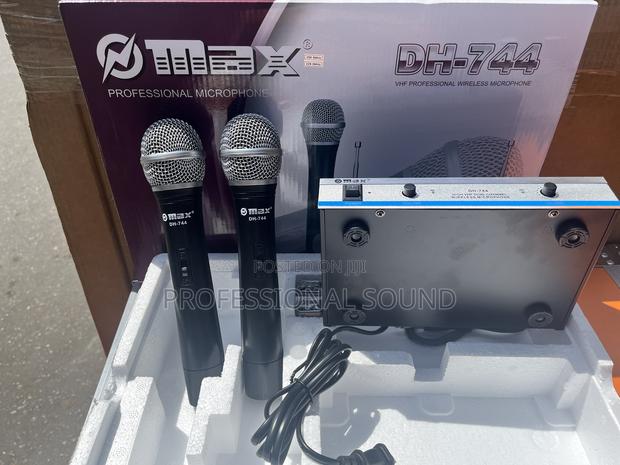 Max Dh-744 VHF Professional Wireless Dual Channel Microphone Receiver. · Photo 3
