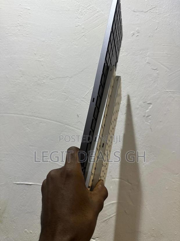 Apple Keyboard 2 · Photo 2