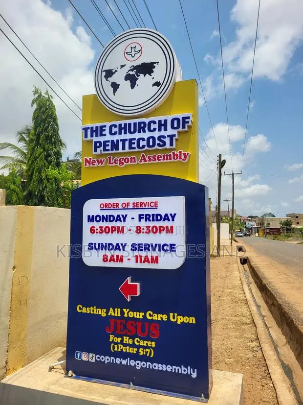Professional Signage Branding That Attracts Customers · Photo 1