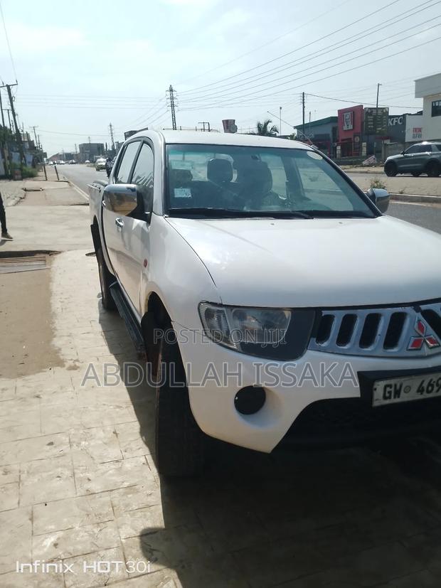Mitsubishi L200 Club Cab 2.5 136hp 4WD 2007 White · Photo 4