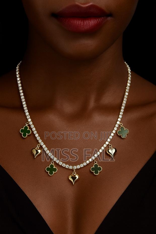 Tennis and Clove Charms Necklace · Photo 4