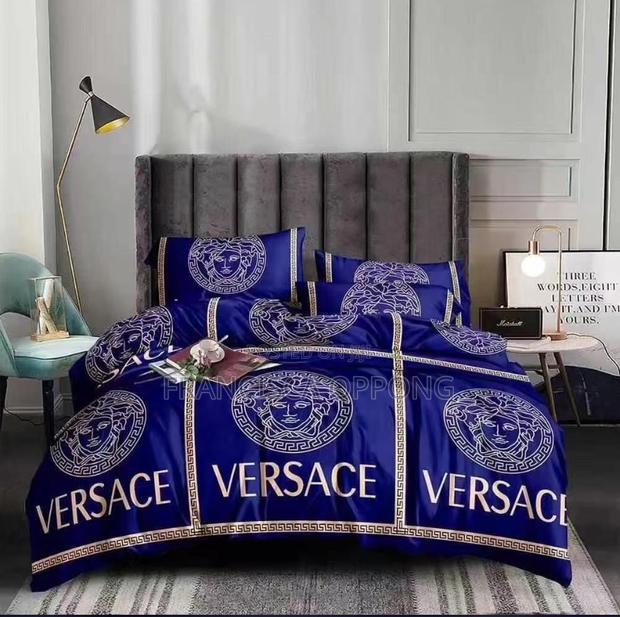 Luxurious Duvet Set (7 Pieces) · Photo 1