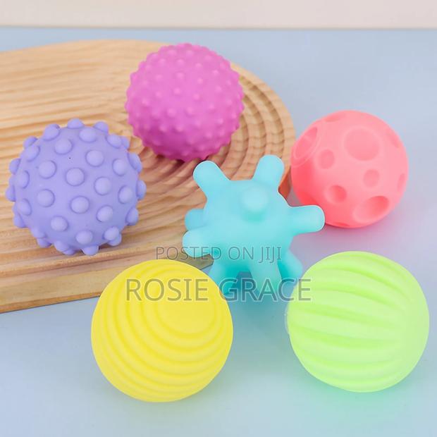 6 Sensory Balls With Sound for Kids · Photo 1