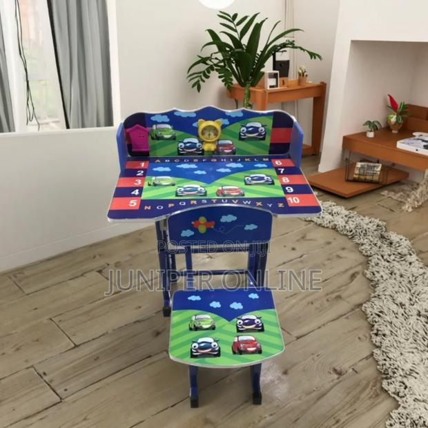 Kids Study Table and Chair Casy · Photo 1