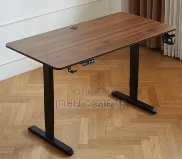 High Quality Height Adjustable Ergonomic Gaming and Office Desk.
