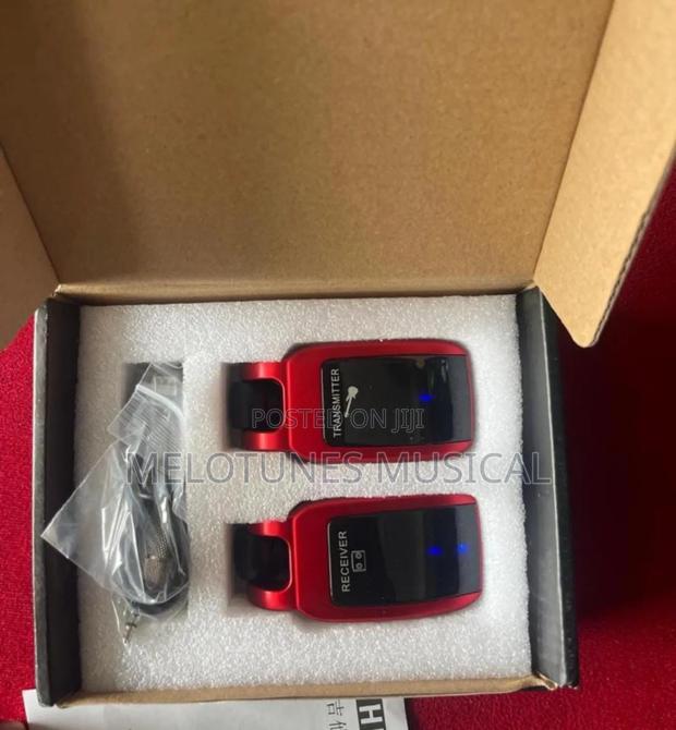 Xvive U2 Wireless Guitar Rechargeable Digital Transmitter and Receiver · Photo 3