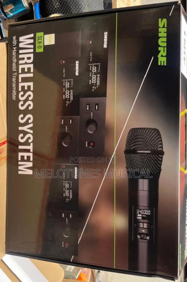 Shure SLX-D 4in1 Professional Wireless Microphone · Photo 4