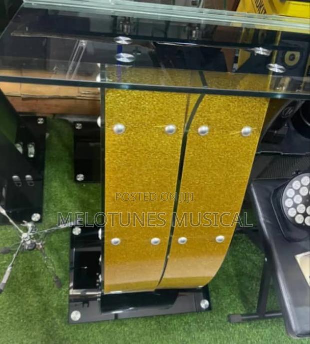 Foreign Glass Pulpit · Photo 3