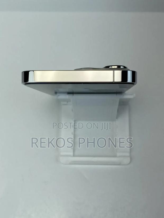 New Apple iPhone 13 Pro 256 GB White · Photo 3