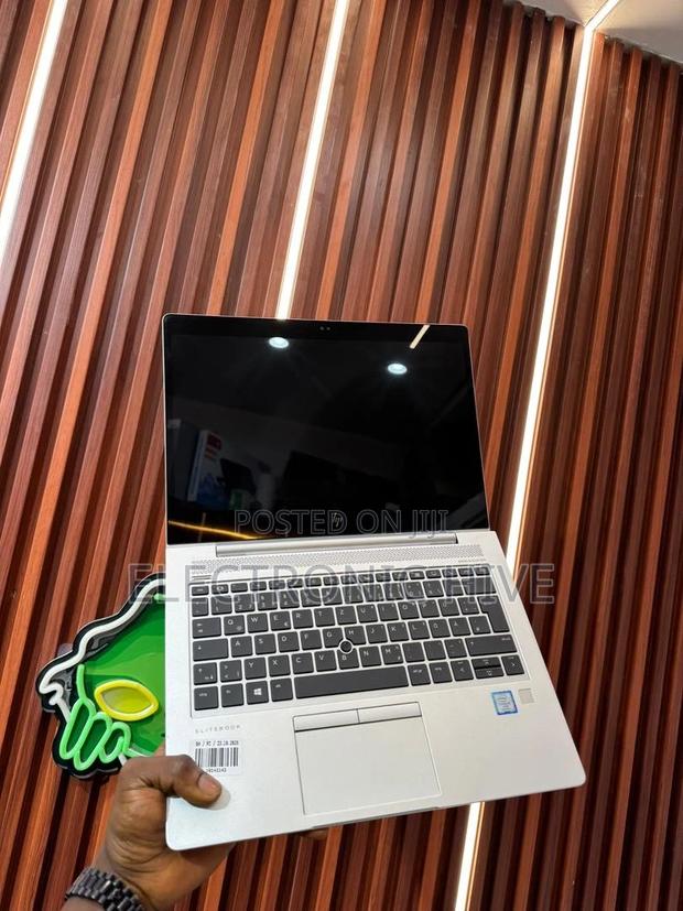 Laptop HP EliteBook 830 G5 8GB Intel Core I5 SSD 256GB · Photo 2