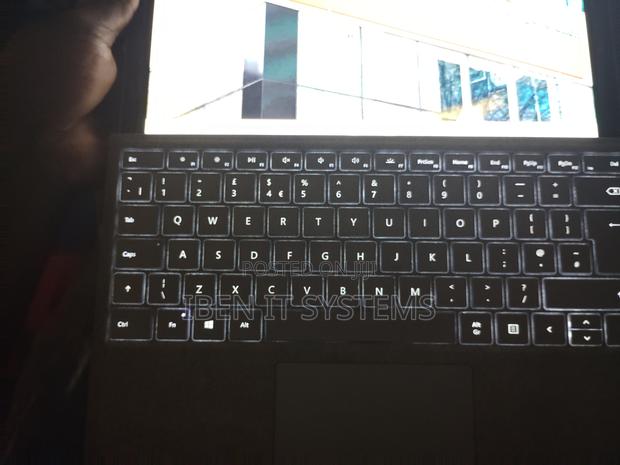 Laptop Microsoft Surface Pro 4 16GB Intel Core I7 SSHD (Hybrid) 512GB · Photo 1