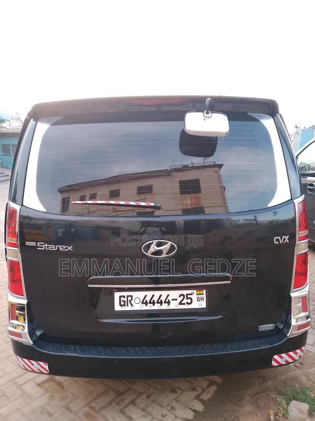 Mini Van - For Rent (11 Seater) · Photo 1