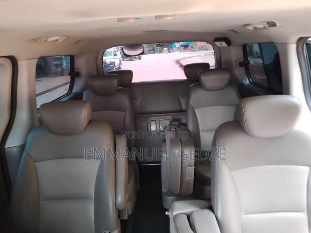Mini Van - For Rent (11 Seater) · Photo 2