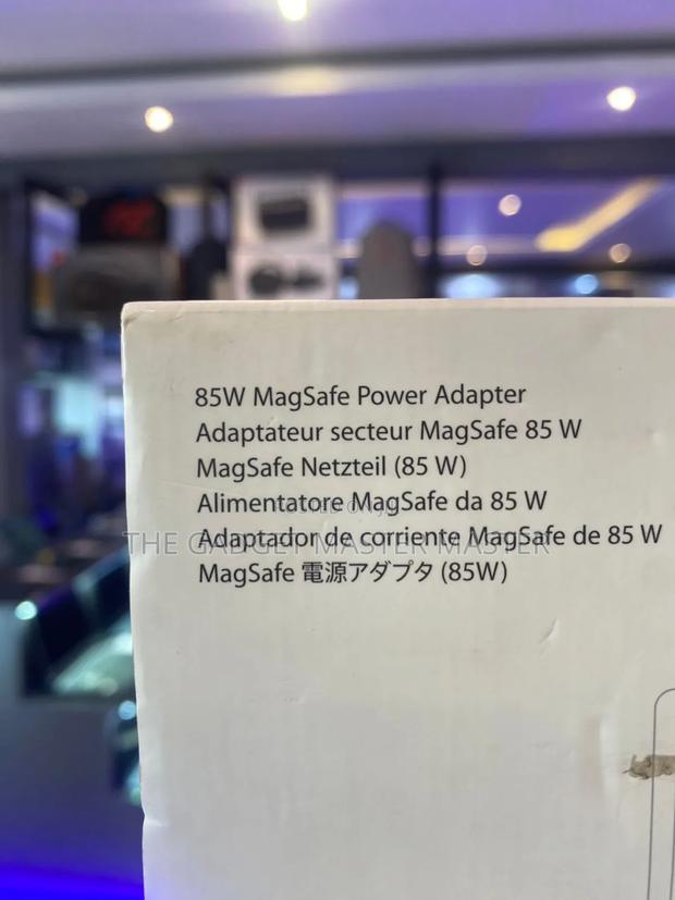 85w Apple Magsafe Power Adapter · Photo 3