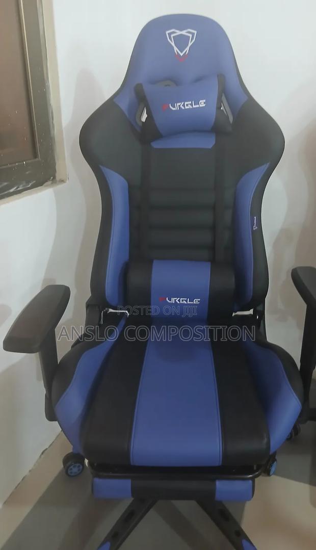 Professional Gaming Chair · Photo 1