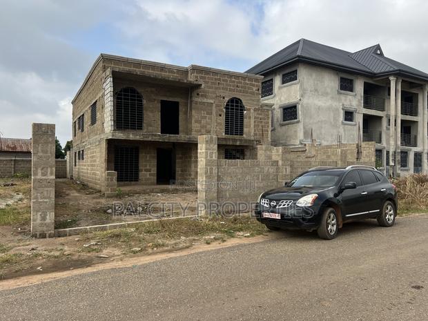 5bdrm House in Ejisu-Avenue 15 Area for sale · Photo 2