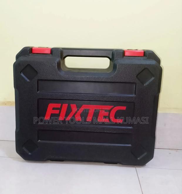 Cordless Ratchet Wrench Kit 12v · Photo 2