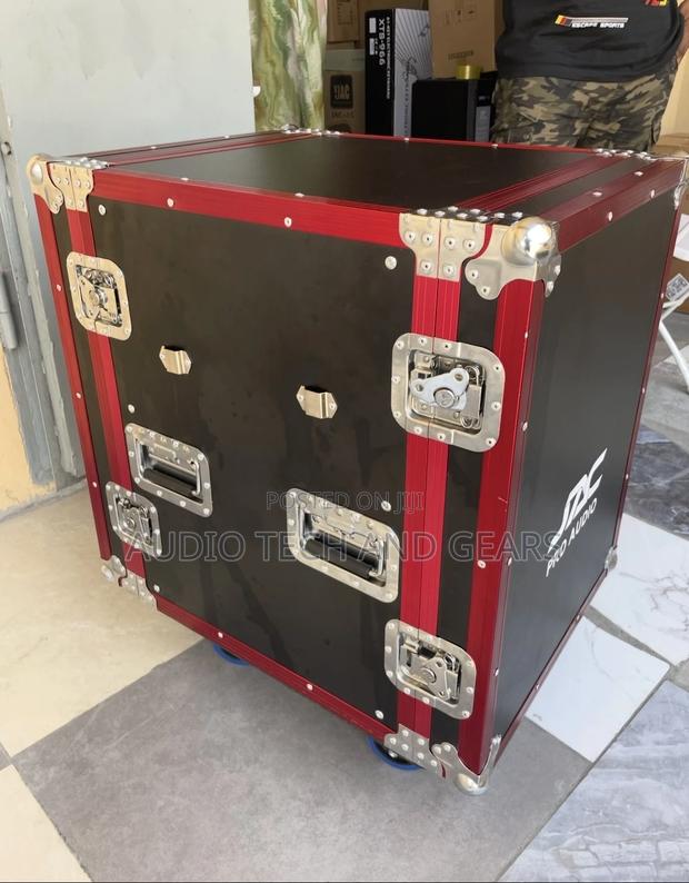 Amplifier Rack 16u Straight · Photo 2